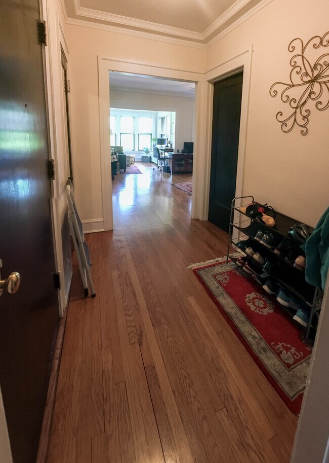 Foto del edificio - 5752 N Winthrop Ave
