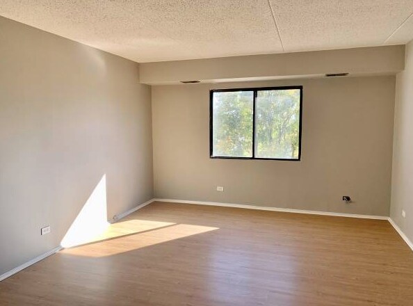 Foto del edificio - 475 Plum Creek Dr