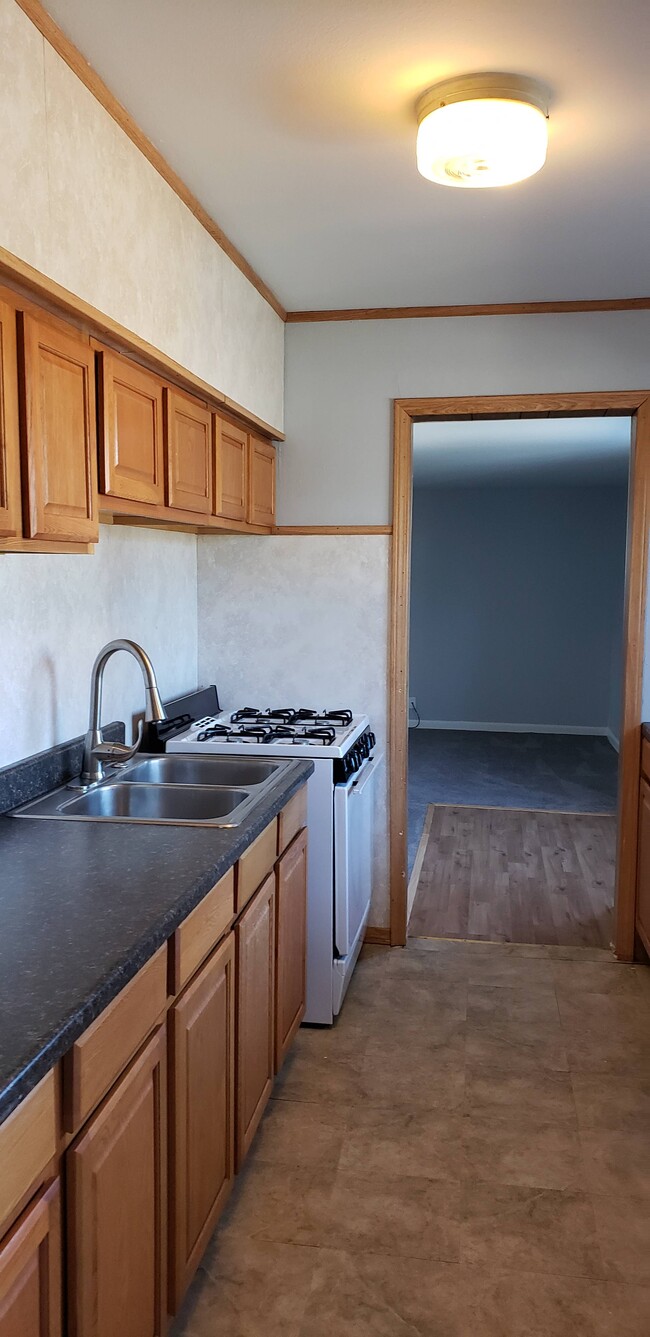 Building Photo - 4344 Broadhurst Dr