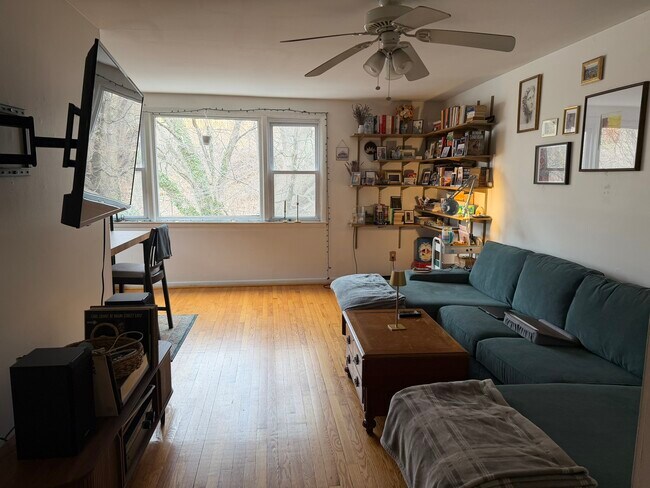 Foto del edificio - 620 Green Ln