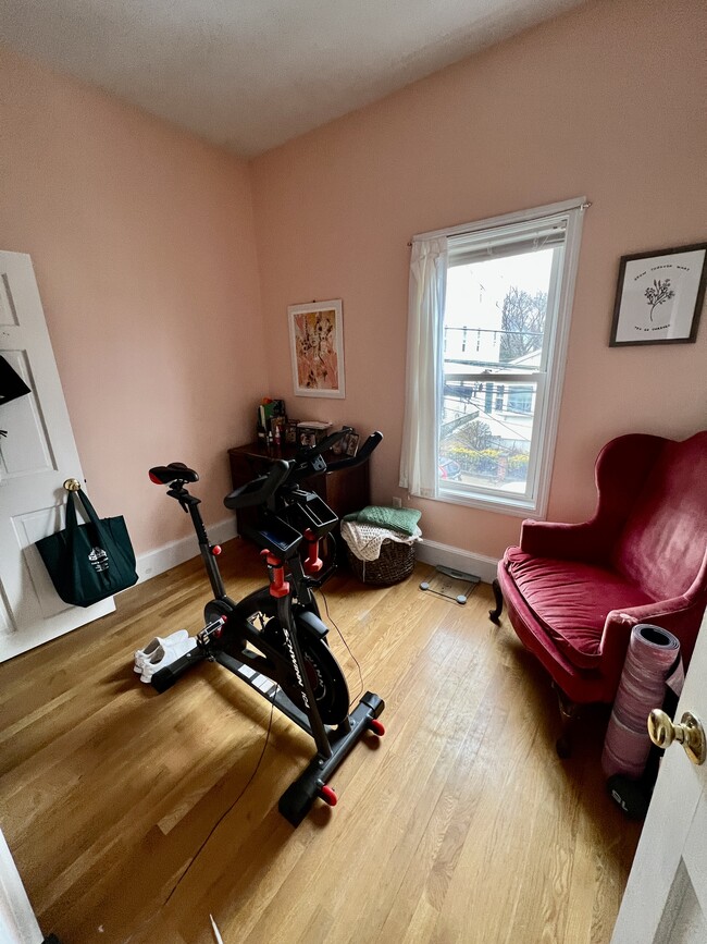 Building Photo - 117 Buttonwood St