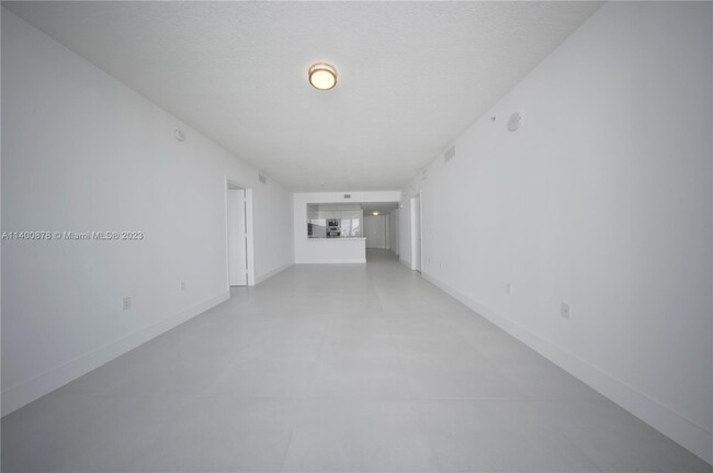 Building Photo - 300 Sunny Isles Blvd