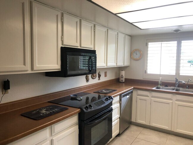 Building Photo - This amazing 3 bedroom home is located in ...