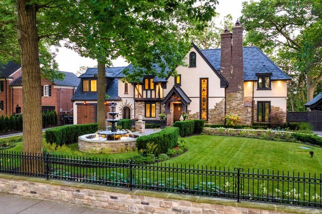 Building Photo - 57 Baby Point Crescent