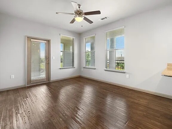 Foto del edificio - 9900 Mason Rd