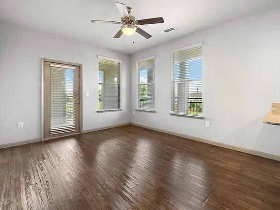 Building Photo - Live in Richmond – Get 1 Month Free Rent!