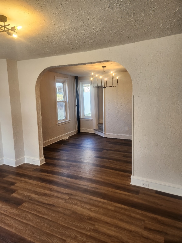 Foto del edificio - 145 N Main St