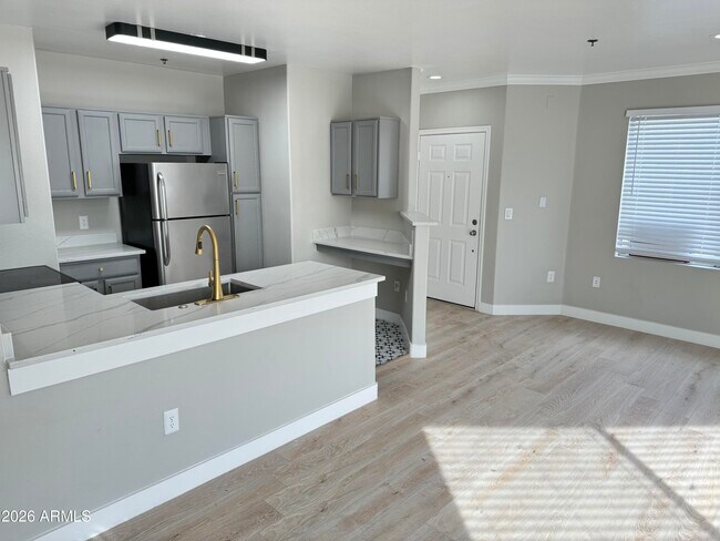 Foto del edificio - 2134 E Broadway Rd