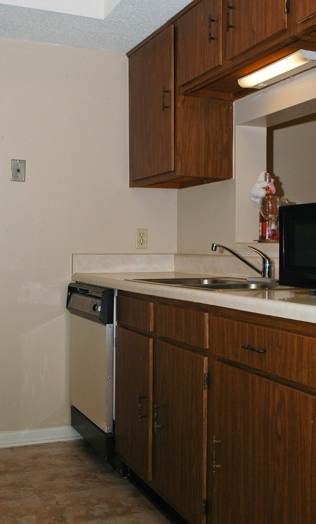 Belle Terre Village Apartments in La Place, LA