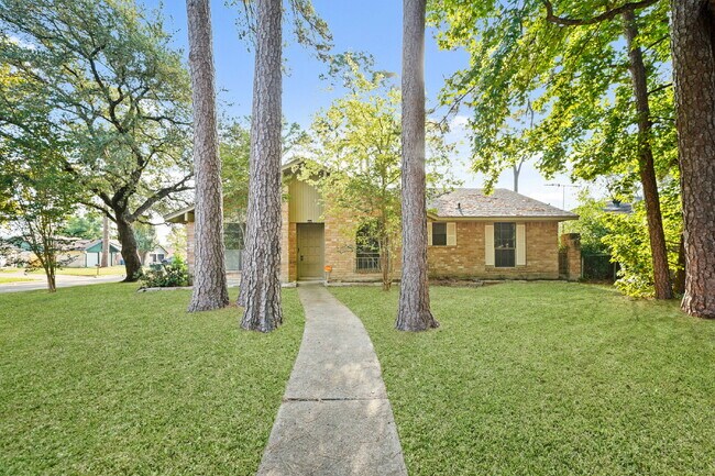Foto del edificio - Charming home in Woodland Oaks Subdivision