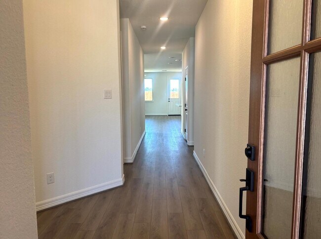 Foto del edificio - 24231 Dewey Trl