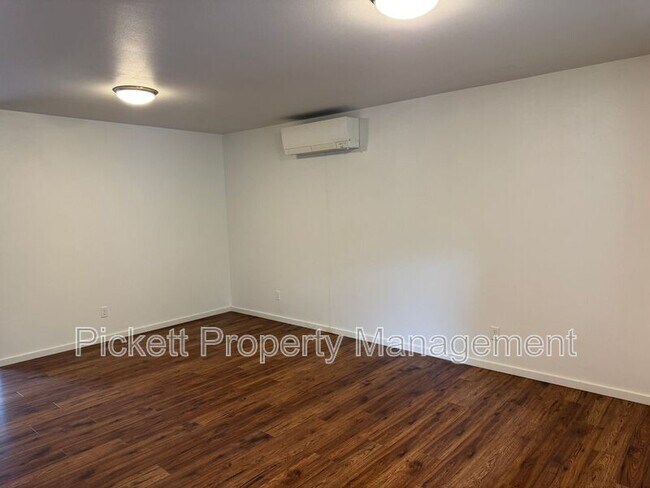 Building Photo - 1218 Audrey Ave