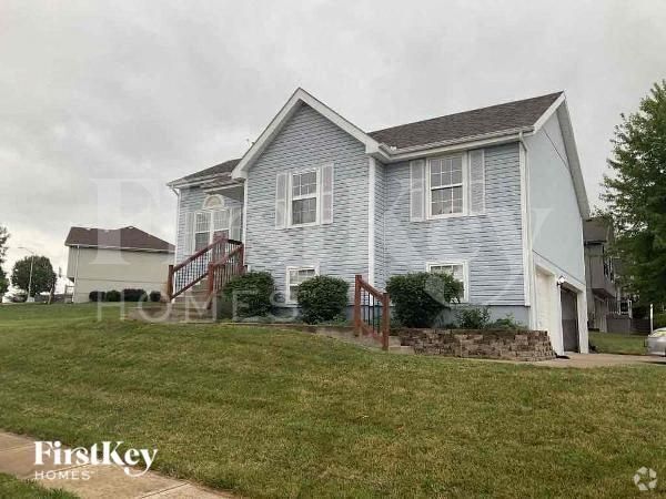 Building Photo - 11623 N Windsor Ave