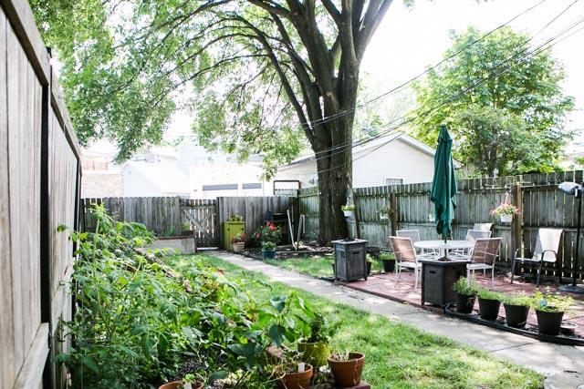 Photo - 1665 W Wrightwood Ave Apartments