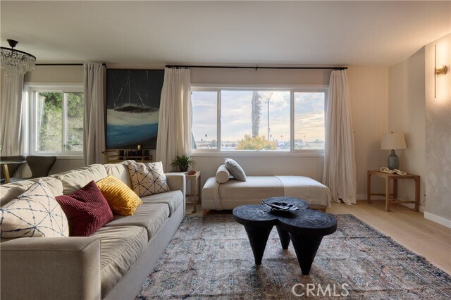 Foto del edificio - 5267 E Ocean Blvd