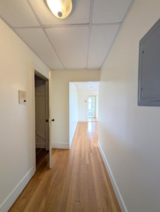 Foto del edificio - 34 College Ave