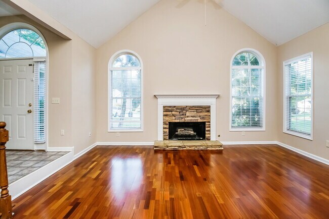 Foto del edificio - 6857 Robinwood Trail