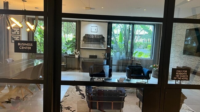 Foto del edificio - 121 NE 34th St