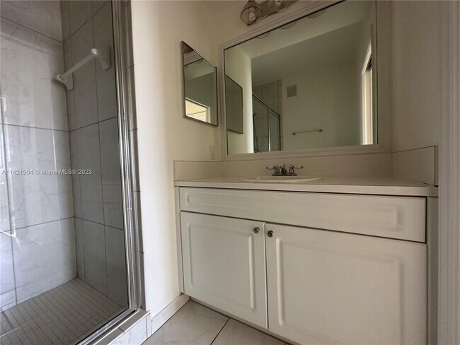 Foto del edificio - 6861 SW 44th St