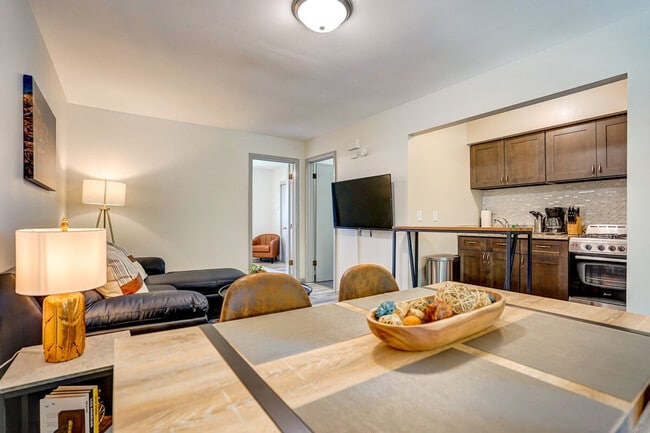 Foto del edificio - 407 S 94th Pl