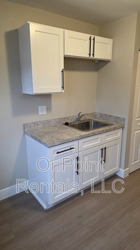 Foto del edificio - 5915 N Wayne Rd