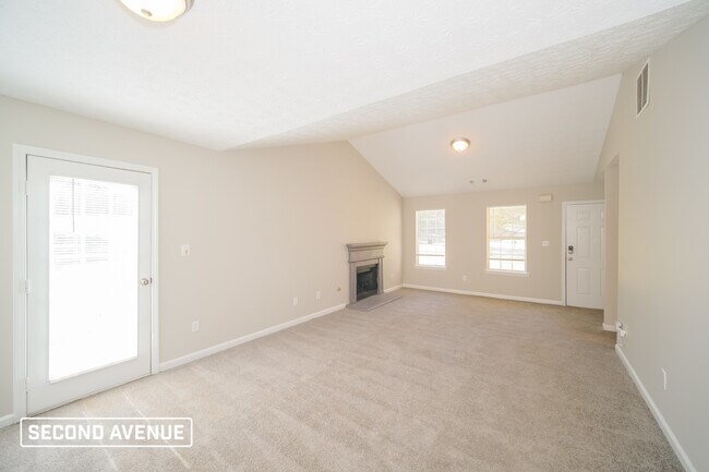 Foto del edificio - 135 Cactus Ln