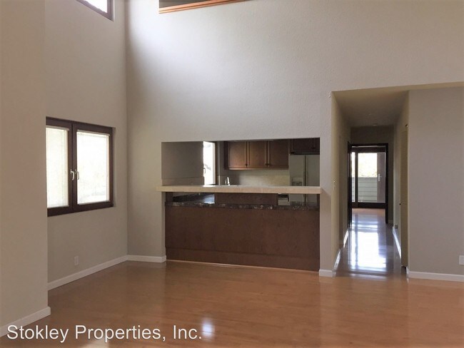 Building Photo - 2 br, 1 bath House - 100 Suntree Lane #109