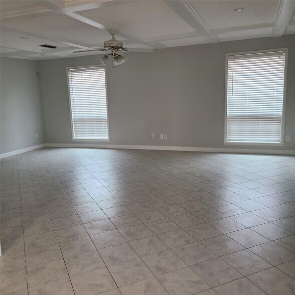 Foto del edificio - 1006 Walnut Bend Ln