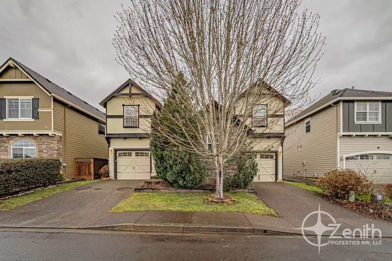 Foto principal - 3504 NE Garfield St