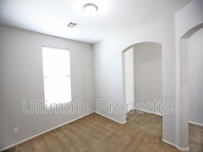 Foto del edificio - 8759 W Washington St