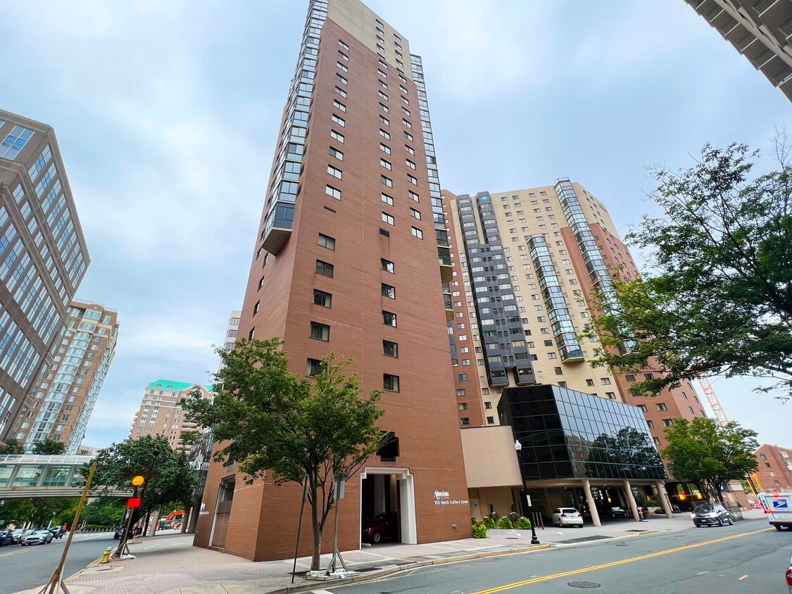 Primary Photo - Direct Indoor Access to Ballston Metro with this Luxury 1 Bedroom 1 Bath Condo in Beautiful Alta ...