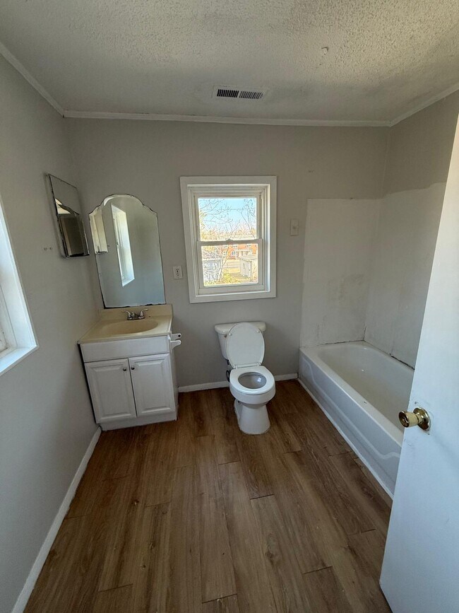 Foto del edificio - 1703 Singleton St