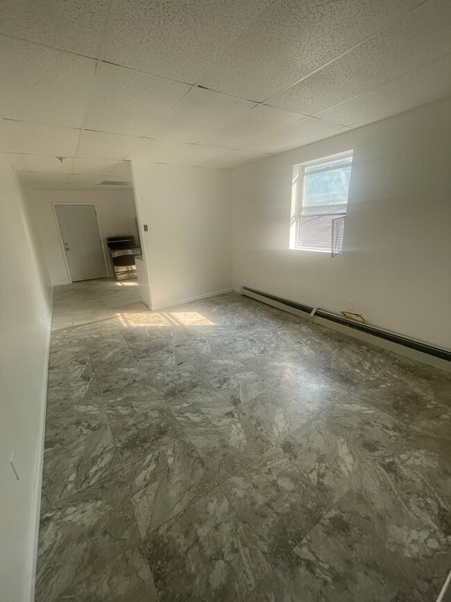 Building Photo - 50 Smith Clove Rd