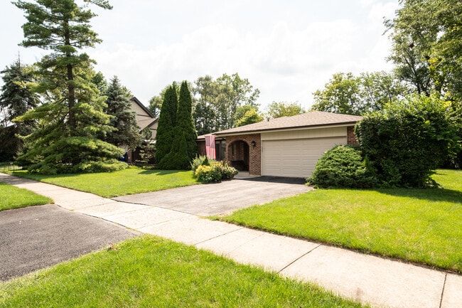 Building Photo - 13040 W Tanglewood Cir