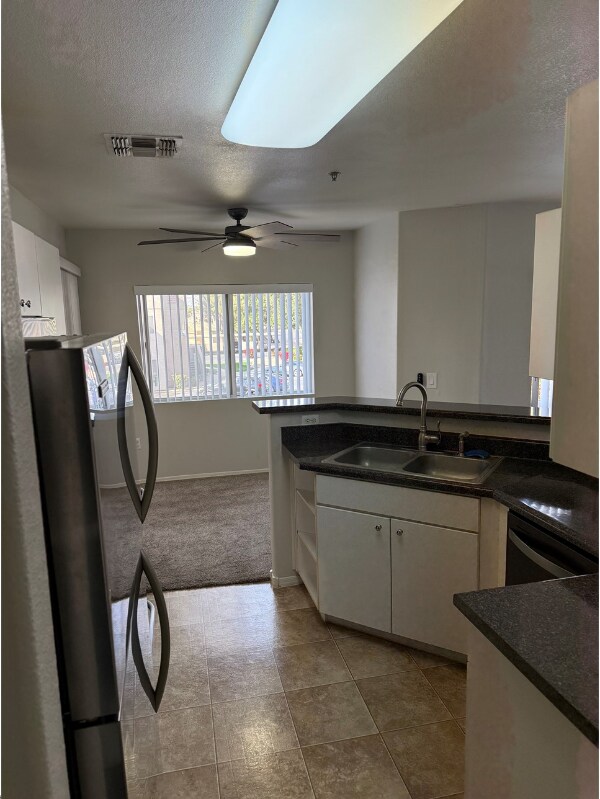 Foto del edificio - 1295 N Ash St