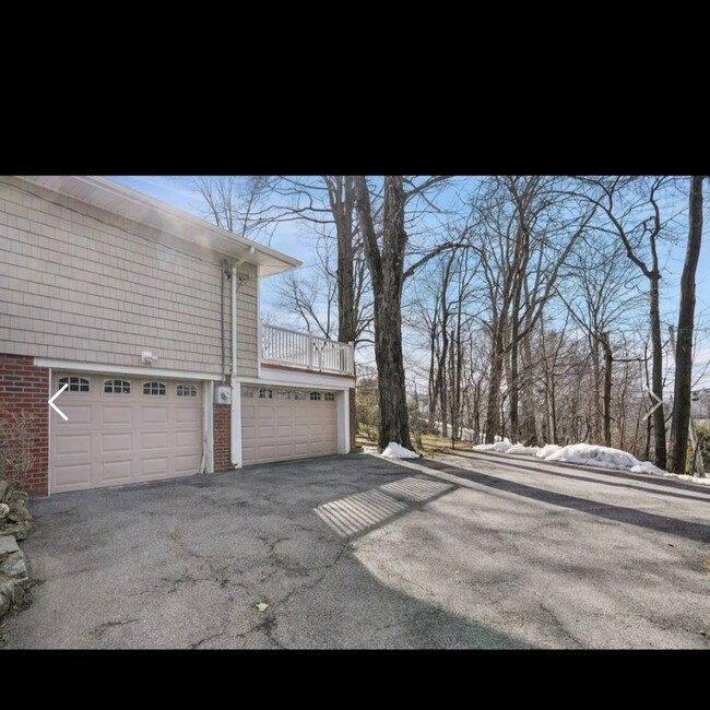 Building Photo - Charming 4BR House in Scarsdale