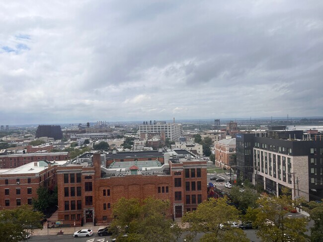 Foto del edificio - 225 Saint Pauls Ave