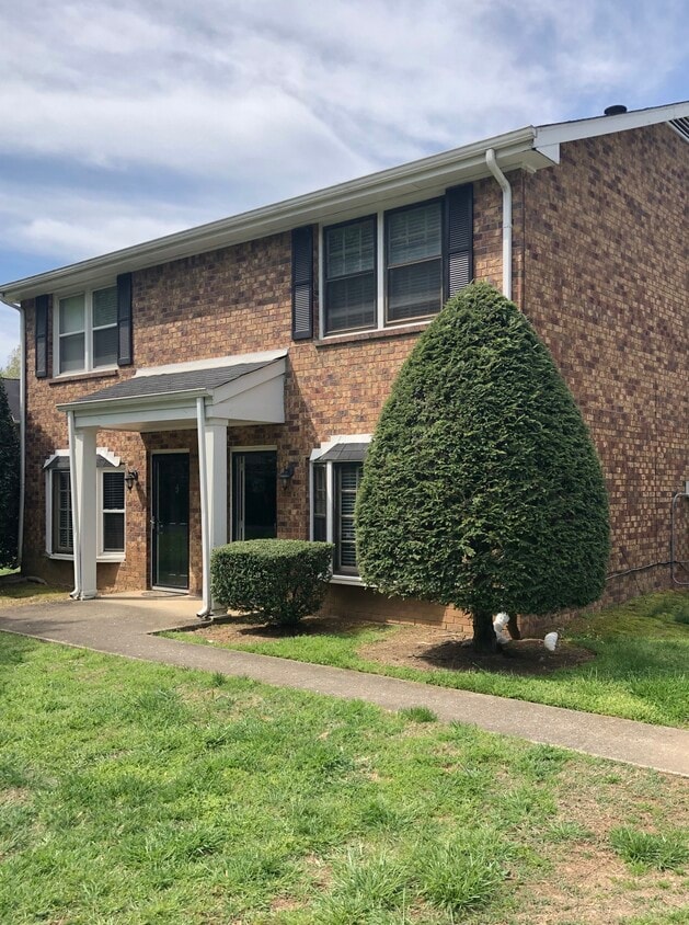 Primary Photo - 405 Alexander Dr