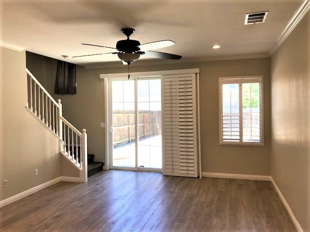 Photo - UPDATED 3 BED, 2.5 BATH, 1127 SQ FT House