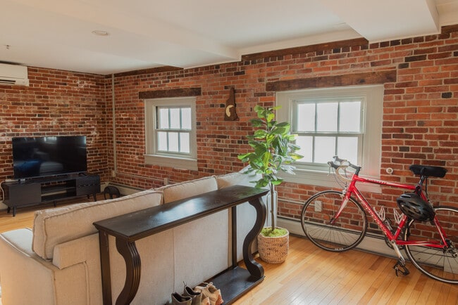 Building Photo - 159 State St