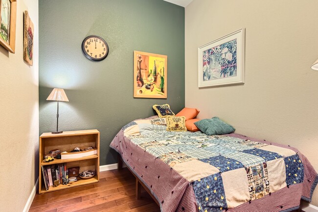 Building Photo - Evolve Real Estate presents: Beautiful 2 Bed/2 Bath Loft Condo, 1523 SQFT, Available May 1st!