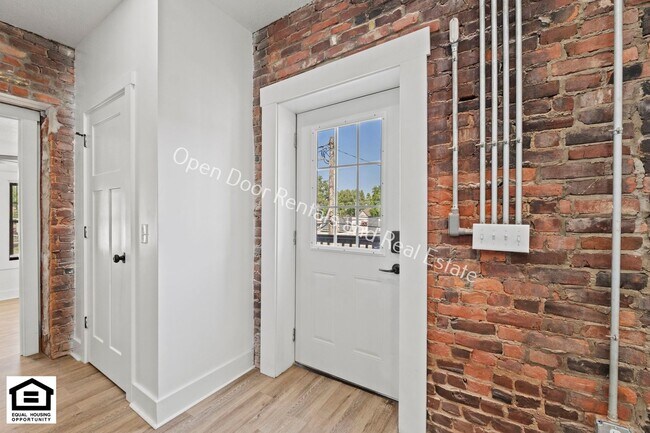 Foto del edificio - 420 W 4th St