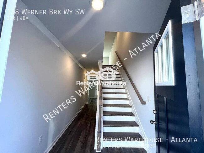 Building Photo - Luxurious Townhome! 3 Bedroom with Bonus R...