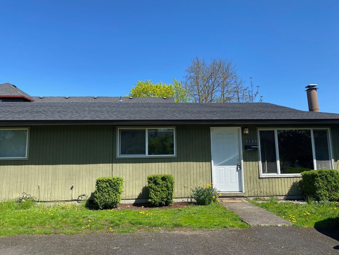 KENTON TRIPLEX- OFF STREET PARKING - KENTON TRIPLEX- OFF STREET PARKING