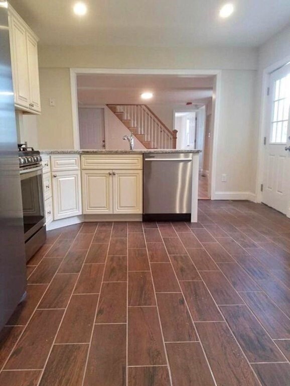 14 Main St, Medfield, MA 02052 Townhome Rentals in Medfield MA