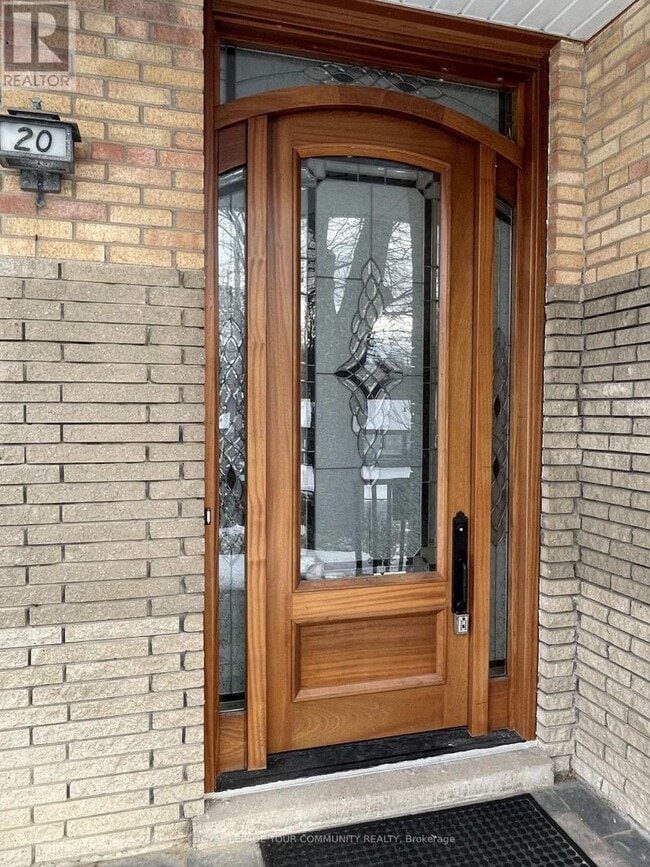 Building Photo - 20 Burnview Crescent