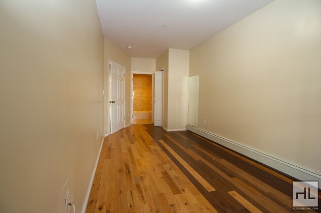 Foto del edificio - 2 Bed 2 Bath On Dekalb Ave.