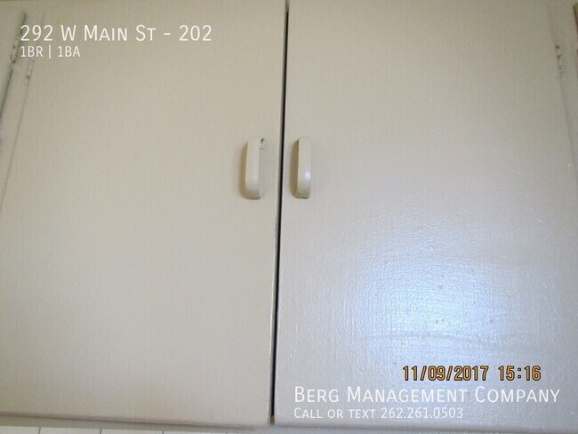 Foto del edificio - 292 W Main St