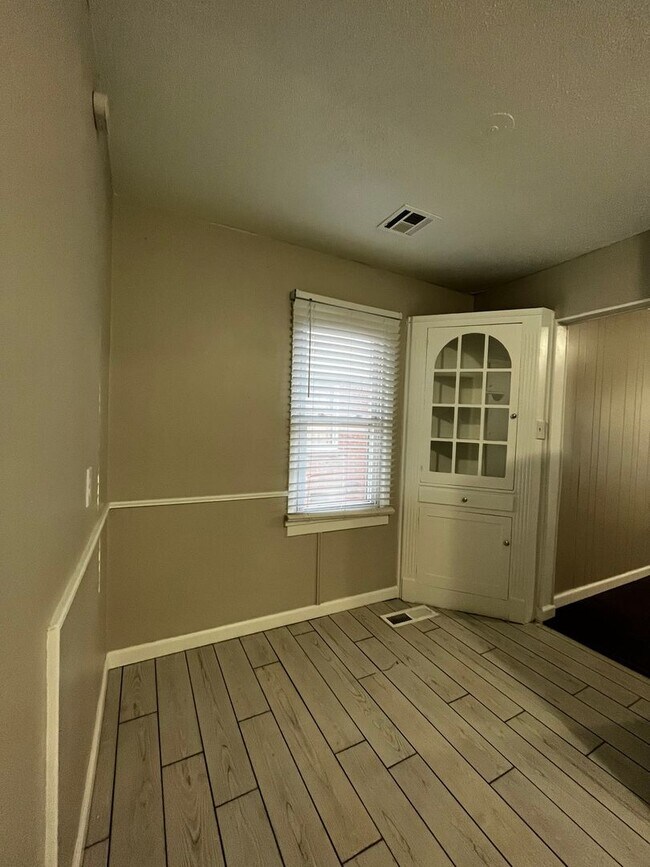 Foto del edificio - 3 Bed 2 Bath Home in MWC!  **Half off on t...