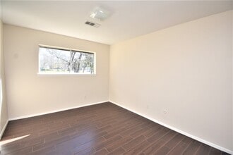 Building Photo - 126 Rollingwood St Building Photo - 126 Rollingwood St